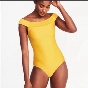 Yellow off the shoulder ribbed one piece swimsuit M| beach pool resort vacation